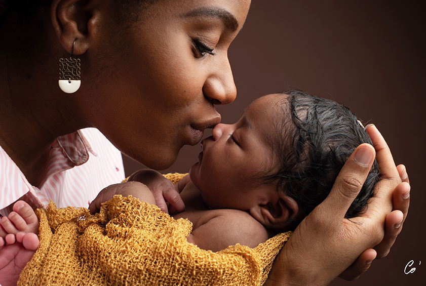 une femme et son enfant