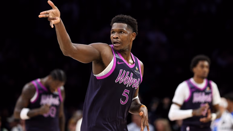 Anthony edwards qui fait sa célébration en match